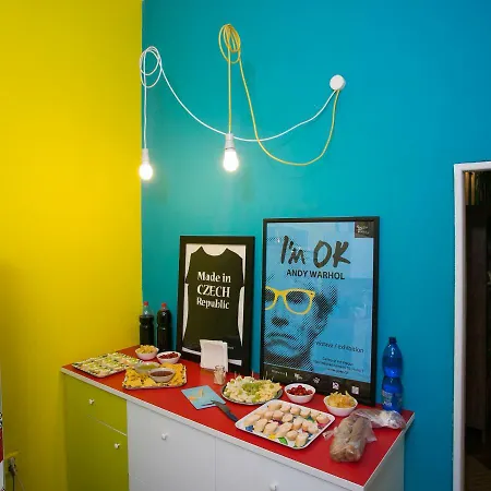Art Hole *